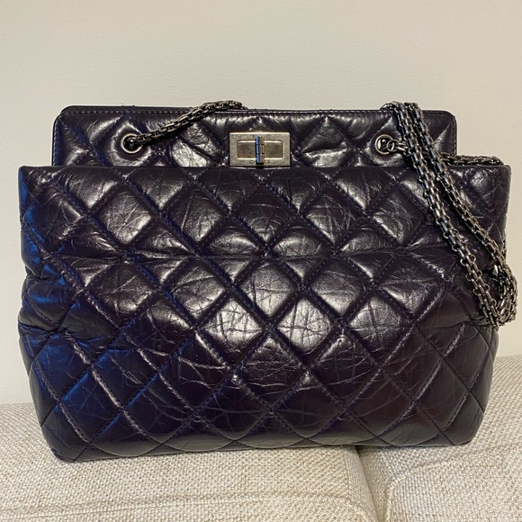 CHANEL 2.55 Reissue Aged Calfskin Black Tote Bag - Picture 4 of 12